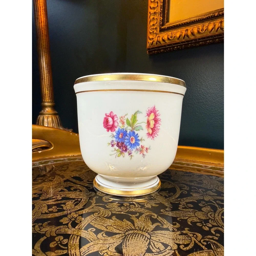 Vista Alegre Portugal Floral Porcelain Cachepot with‎ Gold Trim – 4.25